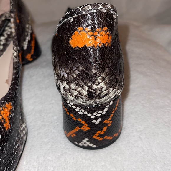 ZARA BASIC SIZE 41/10US SNAKESKIN LOW HEELED PUMP - Picture 4 of 7